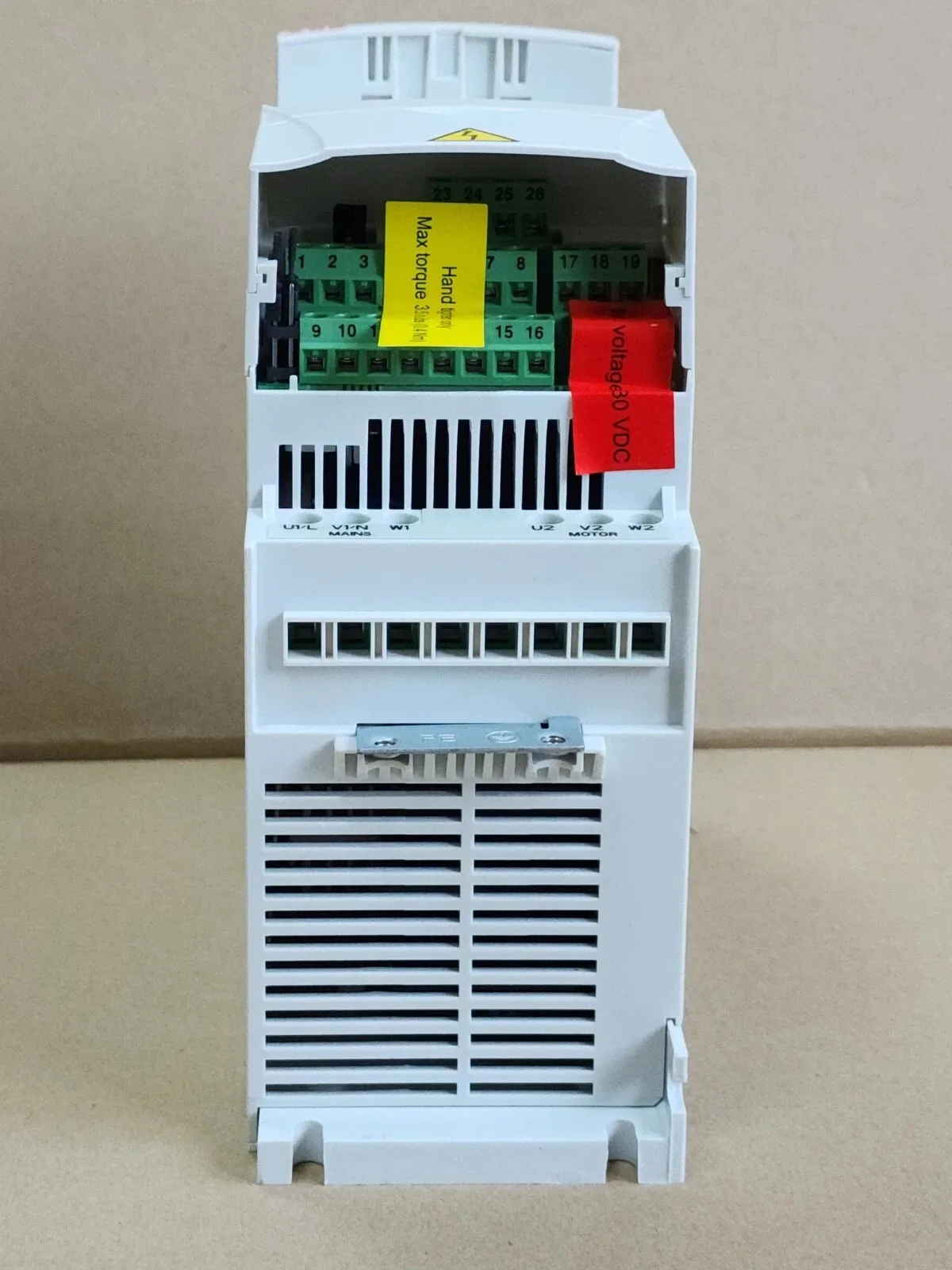 ABB ACS310-03U-08A3-2 4