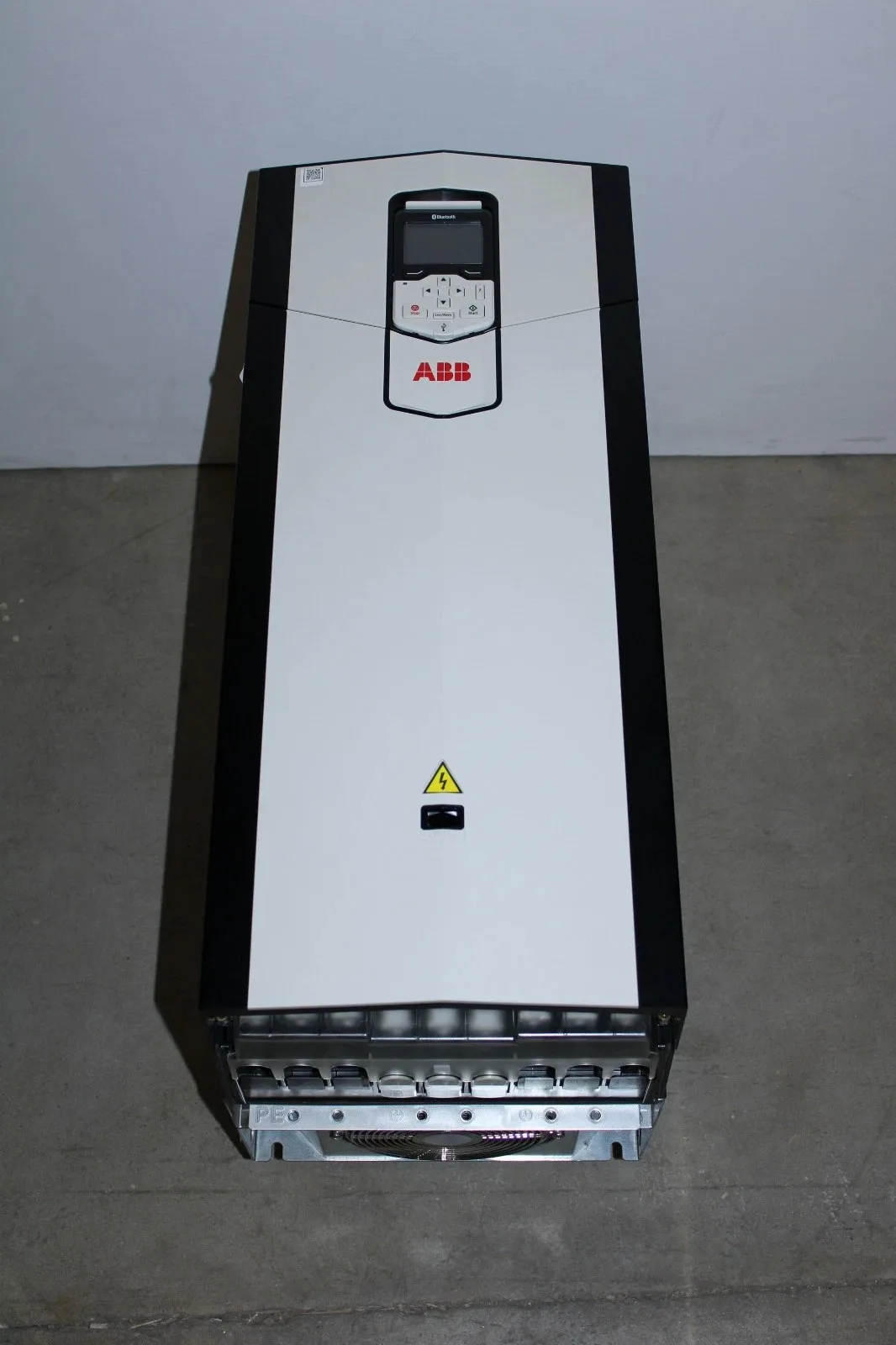 ABB ACS880-01-260A-5 4
