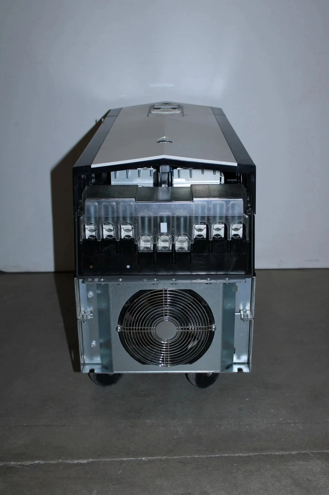 ABB ACS880-01-260A-5 5