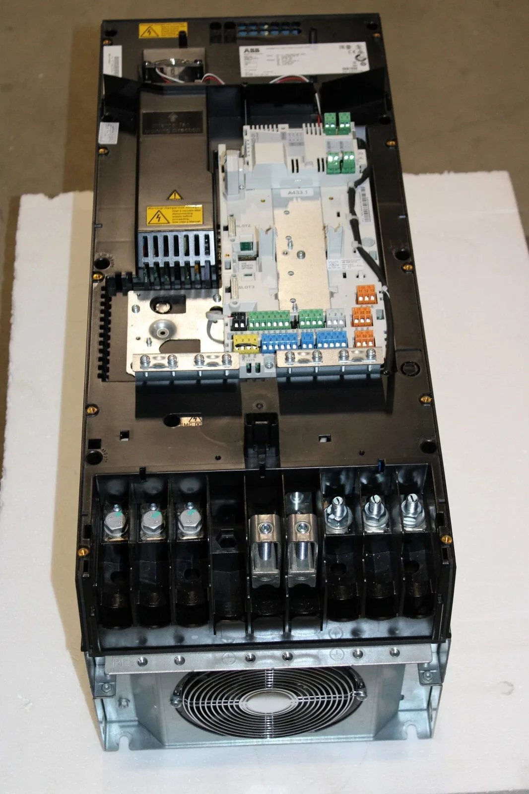 ABB ACS880-01-142A-7 2