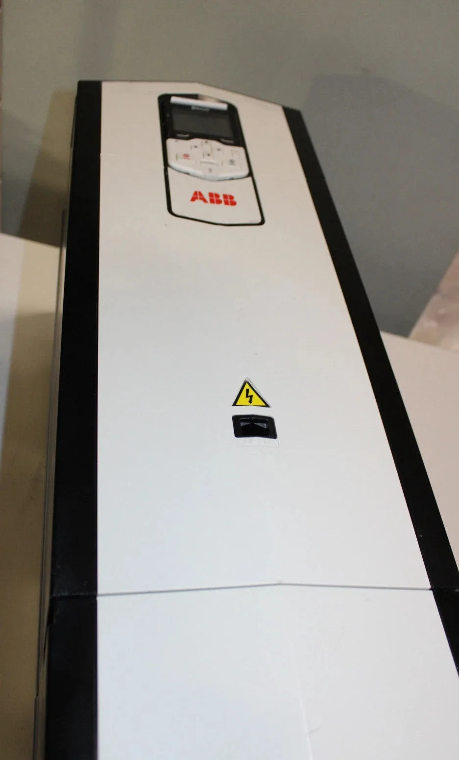 ABB ACS880-01-084A-7 2