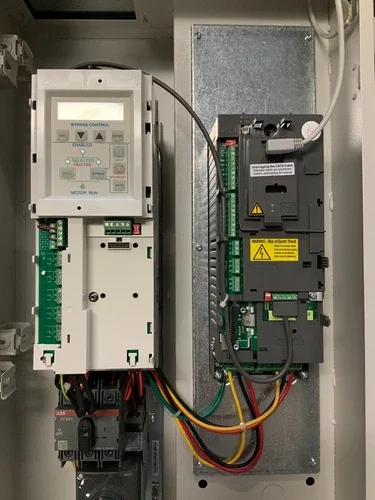 ABB ACH550-BCR-07A5-2+F267 Variable Frequency Drive VFD 2HP 2.2KW 208-240V 7.5A 2