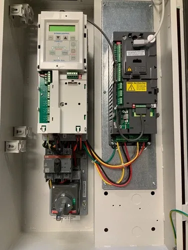 ABB ACH550-BCR-07A5-2+F267 Variable Frequency Drive VFD 2HP 2.2KW 208-240V 7.5A 3