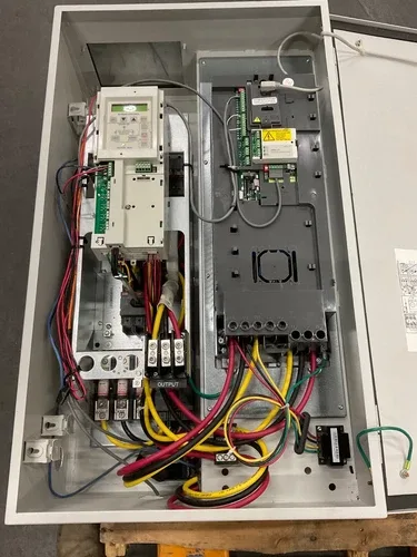 ABB ACH550-BDR-072A-4 3PH 380-480VAC 48-63HZ 72A VFD AC Drive 4