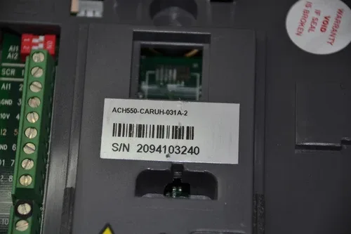 ABB DRIVE ACH550-CARUH-031A-2 ACH550 CARUH 031A 2 240Vac 3PH 1PH 2