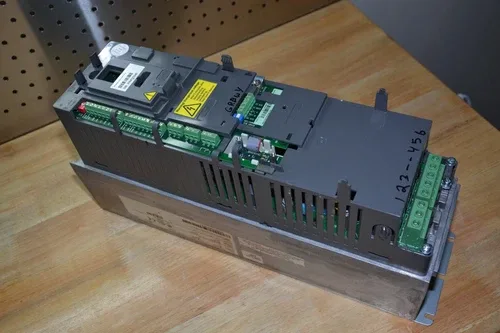 ABB DRIVE ACH550-CARUH-031A-2 ACH550 CARUH 031A 2 240Vac 3PH 1PH 3