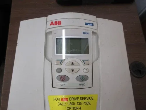 ABB ACH550 AC Drive ACH550-CARUH-059A-4+N2006 40HP 3Ph with Keypad 4