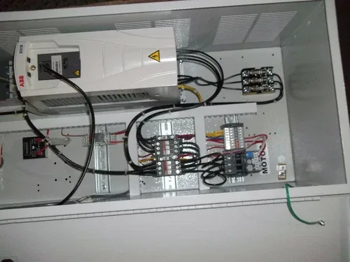 ABB ACH550-CC-04A1-4+K452+P902 2HP 3PH HVAC DRIVE 460V NEMA CONT XFER TIMER (95) 4