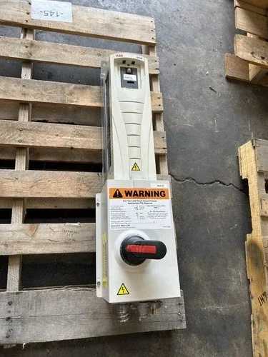 ABB ACH550-PCR-015A-4 VFD Drive 480V 3PH 10HP with Disconnect Switch - No Keypad