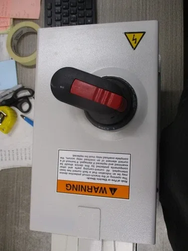 ABB ACH550-AC Drive with Disconnect ACH550-PCR-017A-2 5HP 3Ph 4