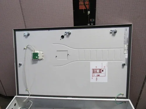 ABB DRIVE ACH550-PCR-125A-4 3PH 380-480VAC 100 HP 4