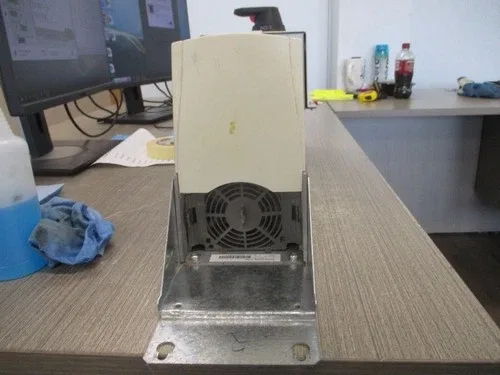 ABB ACH550 AC Drive with Disconnect ACH550-PD-08A8-4 5HP 3Ph 4
