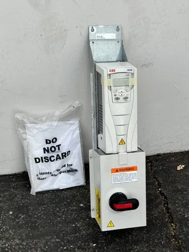 ABB ACH550-PDR-012A-4+E213+K466 Packaged HVAC Drive 7.5HP 480V AC Disconnect