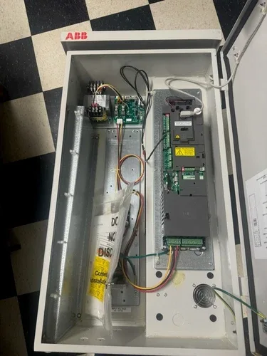 ABB 7.5HP Drive Nema 3r with Disconnect ACH550-PDR-024A-2+B058 208V 3PH 30AMP 2