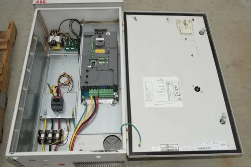 ABB AC Drive ACH550-PDR-031A-4+B058 20HP 3ph 380-480 31A 2