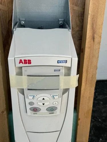 ABB ACH550-PDR-03A3-4+E213+K466 Packaged HVAC Drive 1.5HP 480V AC Disconnect 3