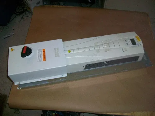 ABB 40hp Drive with Disconnect ACH550-PDR-050A4 380-480VAC 59AMP