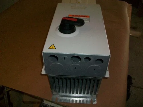 ABB 40hp Drive with Disconnect ACH550-PDR-050A4 380-480VAC 59AMP 4