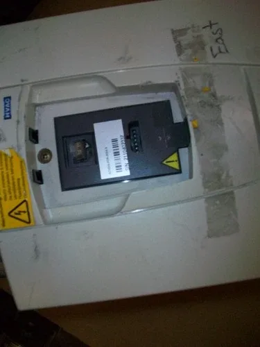 ABB ACH550-PDR-059A-4 HVAC DRIVE 40HP 3PH 48-63HZ 380-480 VAC @ 59amp 3