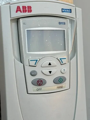 ABB ACH550-PDR-06A9-4+E213+K466 Packaged HVAC AC Drive 3HP 480V Disconnect 3