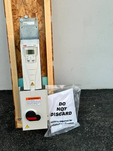 ABB ACH550-PDR-06A9-4+E213+K466 Packaged HVAC AC Drive 3HP 480V Disconnect 4