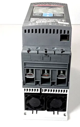 ABB ACH550-U0-012A-4 J400 VFD 3