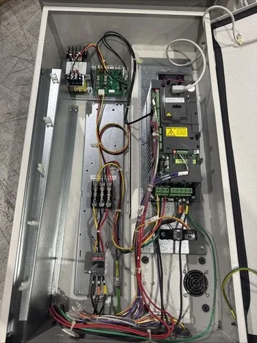 ABB Enclosed Industrial Control Panel ACH550-PDR-08A8-4+B058 8.8 A 480V Nema3R 4