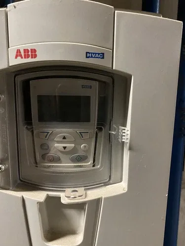 ABB ACH550-PDR-059A-4+B055+E213AC DRIVE 40HP 3PH 48-63HZ 380-480 VAC 100 KA (11) 2