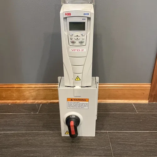 ABB ACH550-PDR-04A6-2 HVAC Drive
