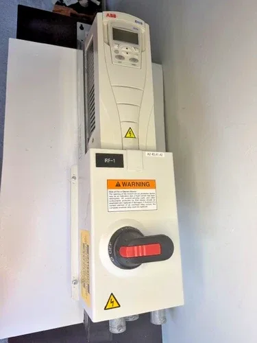 ABB ACH550-PDR-012A-2 HVAC VFD Drive 3HP 208-240V 3PH 11.8A Disconnect 2