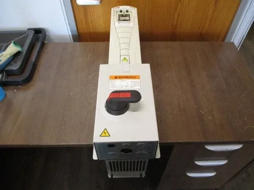 ABB ACH550-PD-015A-4 HVAC Drive 10 HP 3 Phase 380/480 VAC Input 2