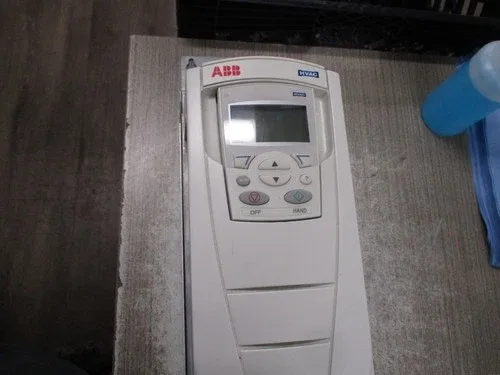 ABB ACH550-PCR-024A-2 Variable Frequency Drive 208-240V 24.2A 7.5HP 2