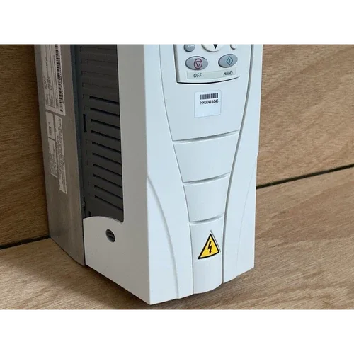 ABB ACH550-CARUH-04A1-4 VFD Variable Frequency Drive with Keyboard 3ph 460V 4.1A 3