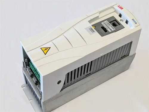 ABB ACH550 VFD AC Drive ACH550-CARUH-012A-2 Carrier HK30WA001 3HP 12A 230V