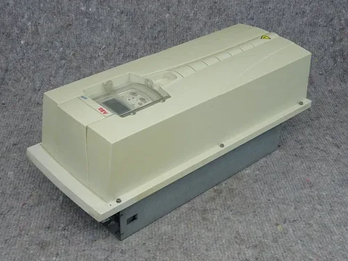 ABB ACH550-01-031A-4+B055 Inverter 2
