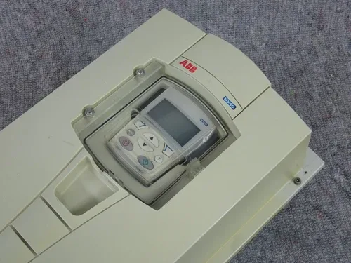 ABB ACH550-01-031A-4+B055 Inverter 4