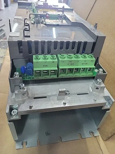ABB ACH550-U0-031A-4+J400 INCOMPLETE 3