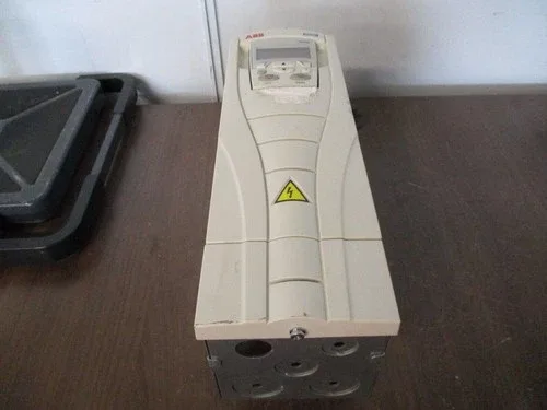 ABB ACH550 AC Drive ACH550-UH-003A3-4 1.5 HP 3Ph with Keypad 2