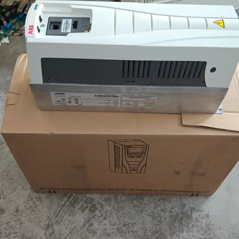 ABB ACH550UH015A4 ACH550-UH-015A-4 ACH 550-UH-015A-4 3