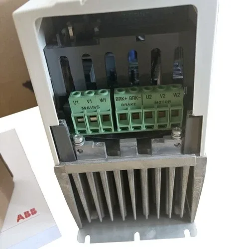 ABB AC Drive ACH550-UH-017A-2 ACH550 5HP 17.6A 3AUA0000004052 4KW 4