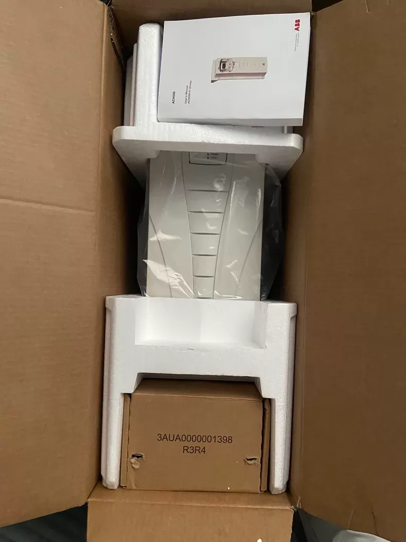ABB ACH550-UH-031A-4 Frequency Converter