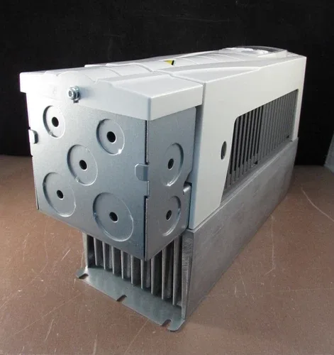 ABB HVAC DRIVE 240-200V 3PH-1PH ACH550-UH-06A6-2 4