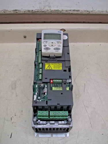 ABB Variable Frequency Drive P/N ACH550-UH-06A9-4+C558 +N2006+X1558