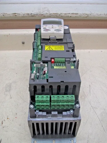 ABB Variable Frequency Drive P/N ACH550-UH-06A9-4+C558 +N2006+X1558 2