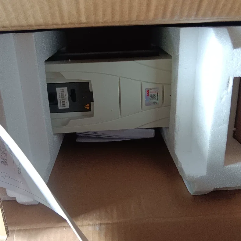 ABB frequency converter ACH550-UH-08A8-4