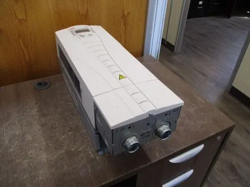 ABB ACH550 AC Drive ACH550-UH-046A-2 15HP/7.5HP with Keypad