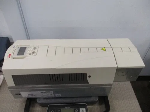 ABB ACH550 AC Drive ACH550-UH-059A-2 20HP/10HP Input 3PH 48-63Hz 208-240VAC