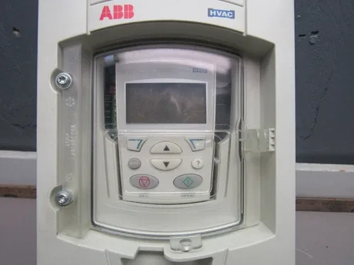 ABB ACH550-UH-06A9-4+B055 3HP VARIABLE FREQUENCY DRIVE 480V 6.9A XLNT TAKEOUT 3