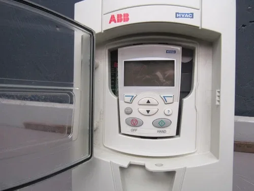 ABB ACH550-UH-06A9-4+B055 3HP VARIABLE FREQUENCY DRIVE 480V 6.9A XLNT TAKEOUT 4