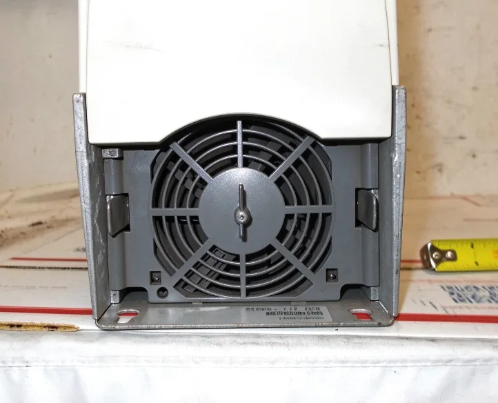 ABB HVAC ACH550-UH-08A-4 3